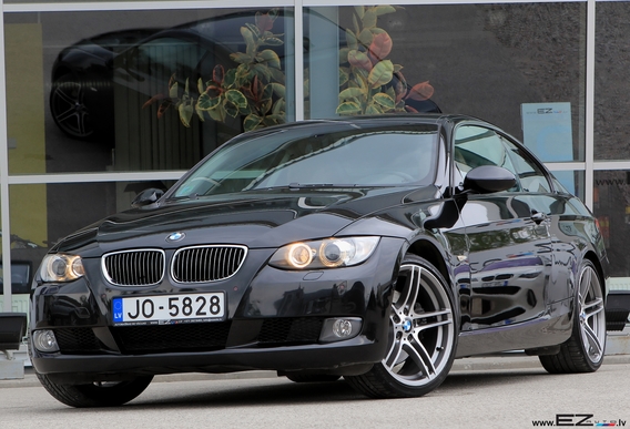 BMW 325i COUPE  E92