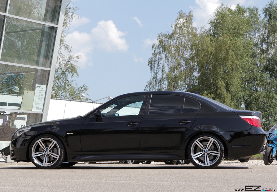 BMW SERIE 5 bmw-e60-530d-m-paket-ab-werk-imolarot-facelift Used - the  parking