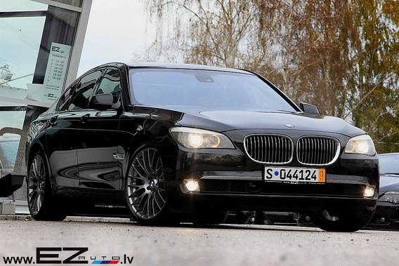 BMW 750i SPORTPAKET F01