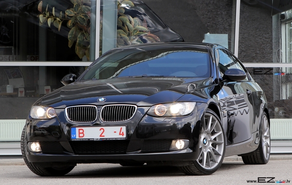 BMW 330i COUPE E92 