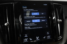 VOLVO XC60 190ZS D4 AWD INSCRIPTION PANORAMA HEAD UP KEYLESS ADAPTIVE CRUISE CAR PLAY